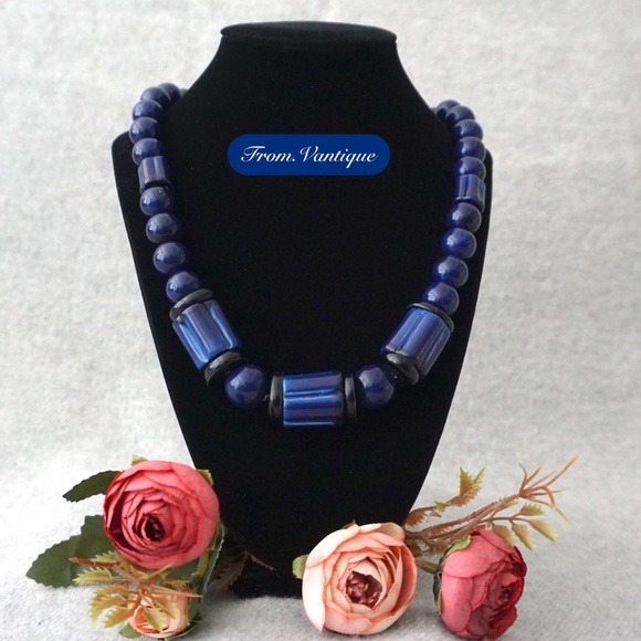 🔵 VINTAGE Retro Blue Beaded Statement Necklace 📿 - Picture 2 of 5